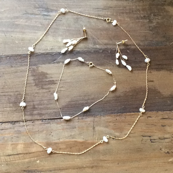 Pearl Jewelry - 14k gold & culture pearl necklace and bracelet set Pearl Jewelry - 14k gold & culture pearl necklace and bracelet set